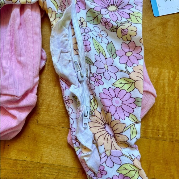Little Me Baby 2 Pack Sleepwear Footies Size 6 Months New With Tags - Picture 7 of 13